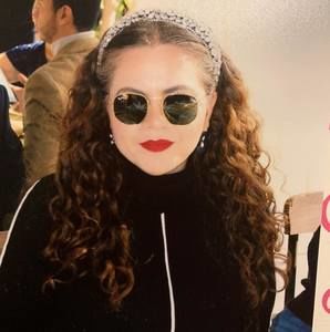 Meet your Posher, Paola